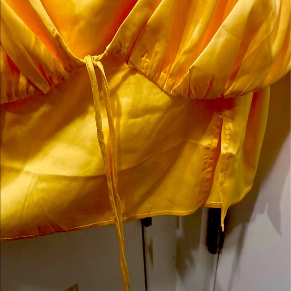 Yellow silk two piece - Picture 3 of 4